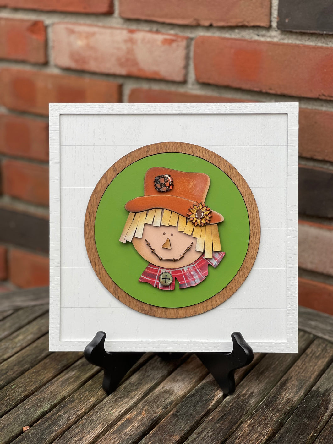INSERT for square and round shiplap frames: Scarecrow
